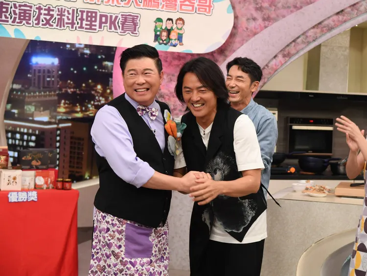 鄭伊健分享下廚經驗。三立提供