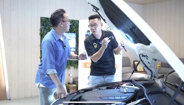 中古車鑑定師在細節中尋找魔鬼的過程，堪比刑警找線索辦案一般精實，也進一步確保「好車雲」認證的車輛都有精選優質品項。黃天佑攝