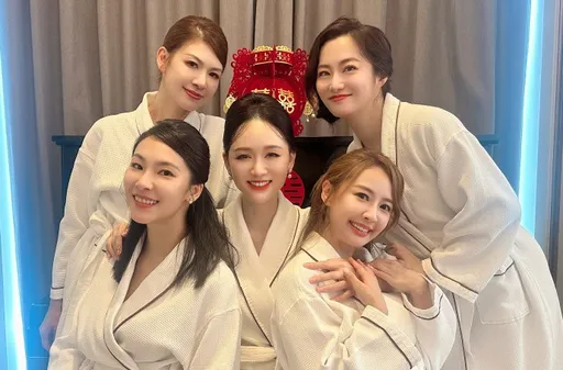 赵小侨率人妻伴娘团献祝福 陈乔恩婚礼网遗憾少了这2位