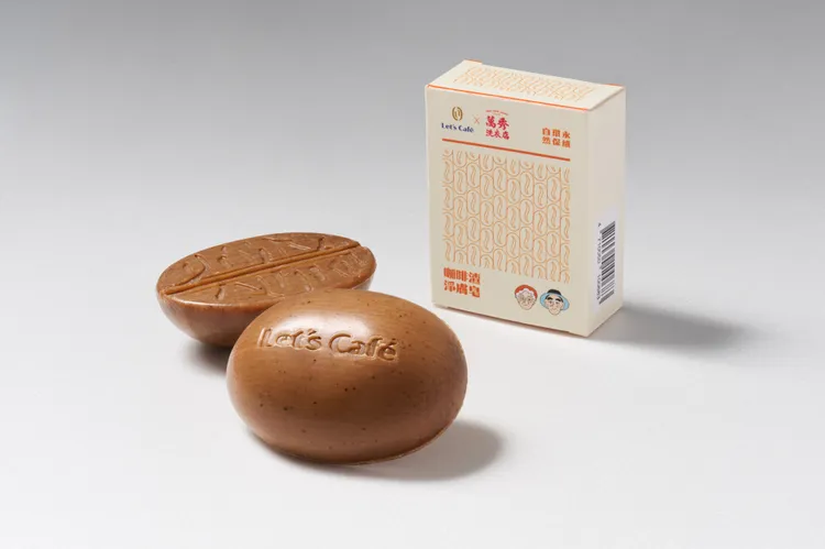 散發淡淡清新尤加利香、具有磨砂效果的「咖啡渣淨膚皂」