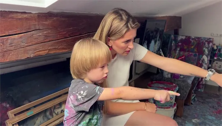 媽媽麗莎（右）是最早發現小史瓦茲天份的人。路透社