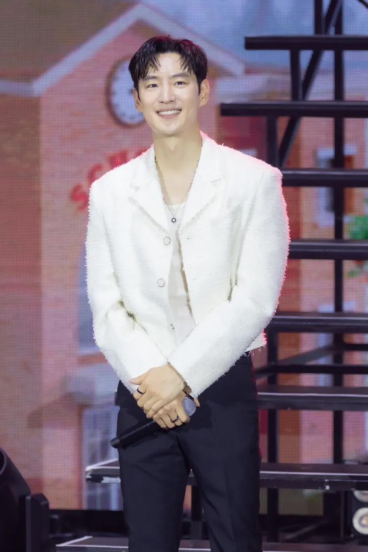 李帝勳十分寵粉，學中文「你是我的寶貝」，開心到不想下台。優勢力娛樂提供