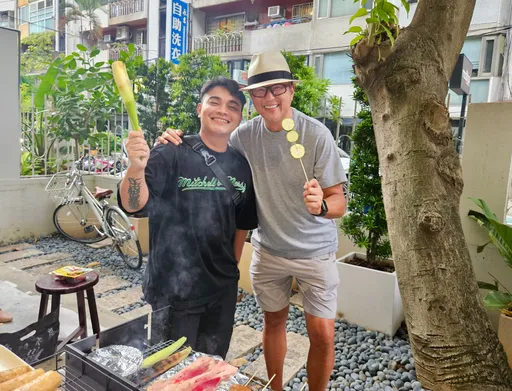 王偉忠揪金鐘入圍歌手烤肉 放話練金曲讓大家驚豔