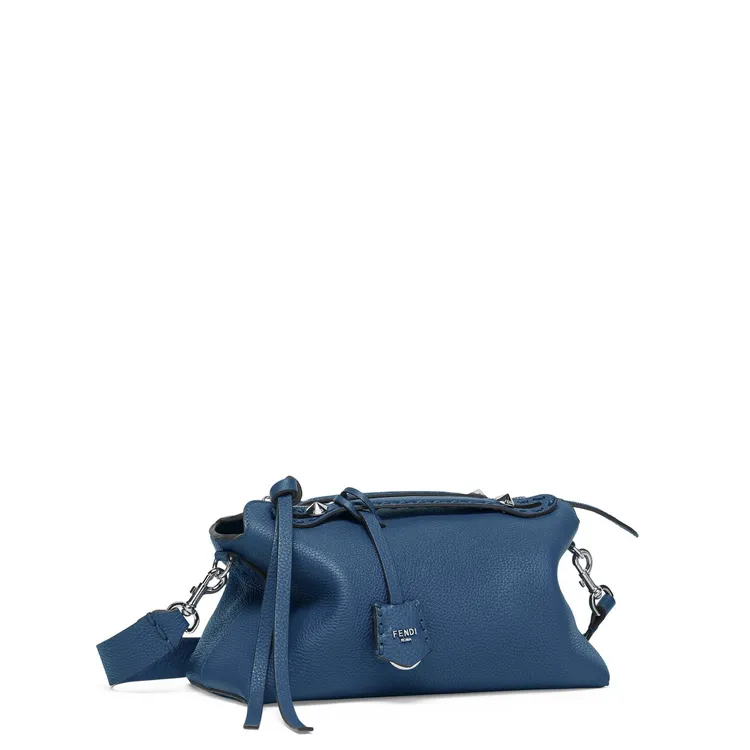 Selleria縫線工藝By The Way(中)，8萬6000元。品牌提供