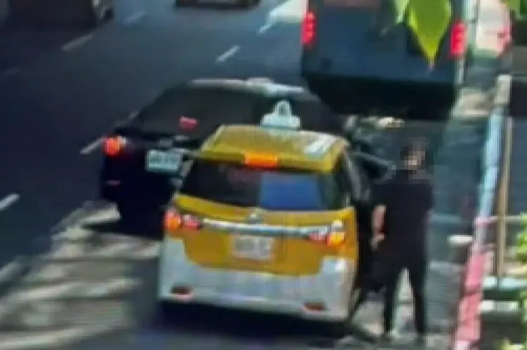 3名嫌犯分別搭交通工具轉乘。警方提供