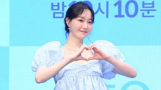 李裕英赶进度当妈!登记结婚3个月产下女儿