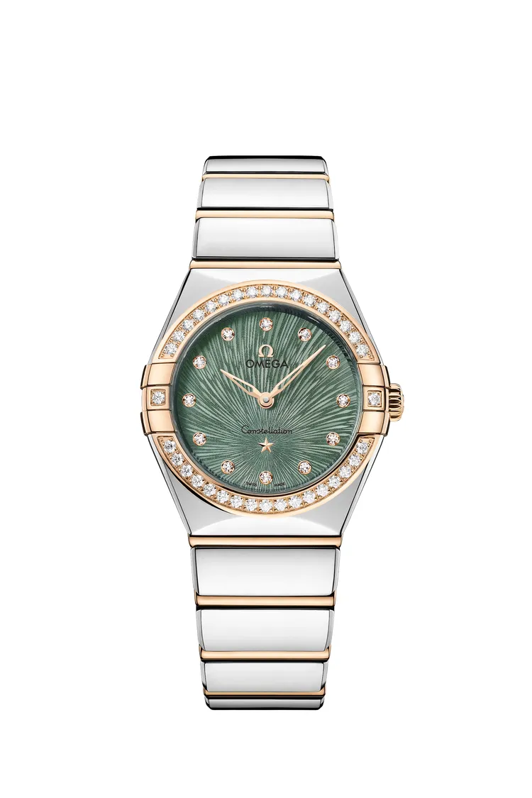 OMEGA星座系列28mm款腕錶，不鏽鋼Sedna金錶殼搭配不鏽鋼Sedna金錶鍊，35萬1000元。品牌提供