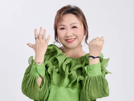 民歌天后郑怡不「肿」了 铲肉10公斤美到老公吃惊!开唱齐豫潘越云都来了