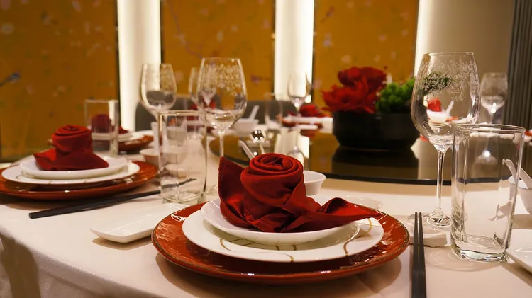 「神旺潮品集．忠孝店」下訂平日指訂日期的尾牙春酒專案，超高CP值10人桌菜1萬5800元起，16桌即享餐廳包場。業者提供