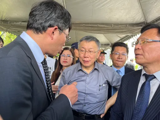 柯文哲赴花蓮參加傅崐萁母告別式　被問這件事笑回「有千萬金流就好命了」