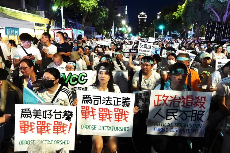 民眾黨8日號召支持者集結。莊宗達攝