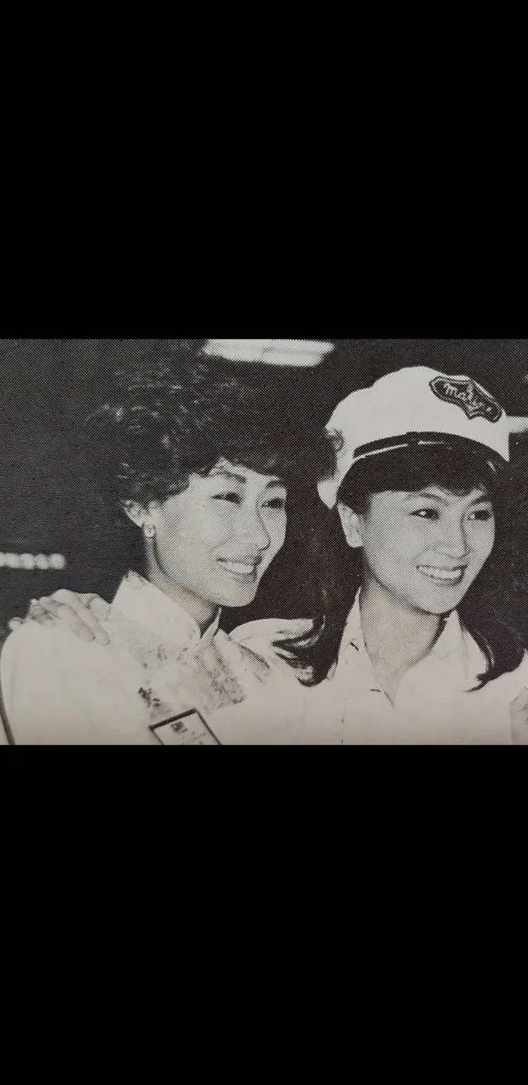 夏光莉（左）曾經是一代巨星「帽子歌后」鳳飛飛的平劇老師。夏光莉提供