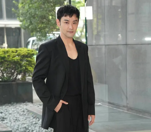 八點檔男星痛失至親留創傷 路邊蹲地痛哭