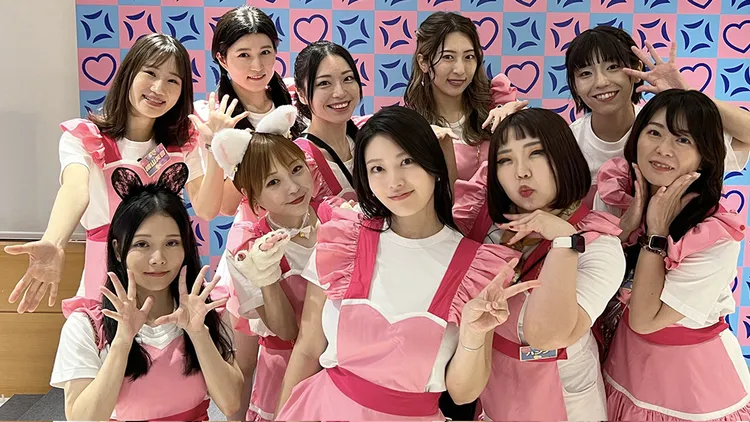 Bato Cafe Omokenashi的女服務生們。翻攝自X