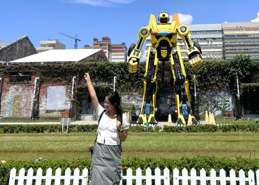 搶攻海外自由行市場!高雄市推這張卡 還邀韓國2網紅來體驗