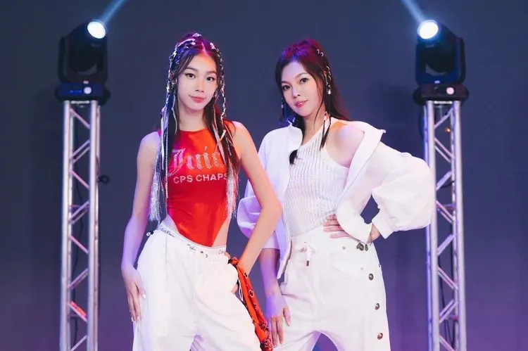 永齡基金會創辦人夫人曾馨瑩（右）舞蹈細胞傳承大女兒Sandy。永齡基金會提供