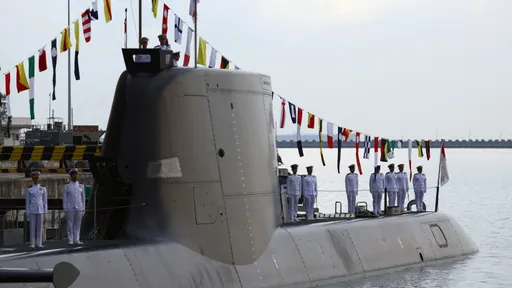 新加坡海軍2艘新潛艦服役 總理強調升級軍隊實力