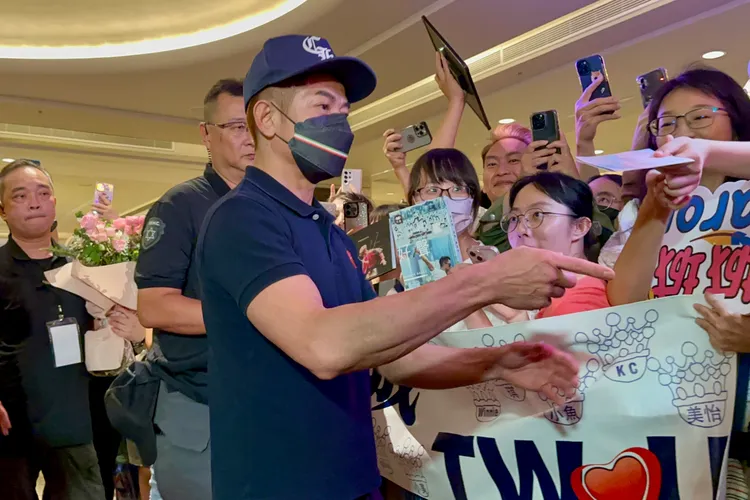郭富城寵粉幫粉絲們簽名。特勤中心攝