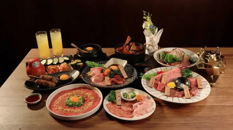 上吉燒肉限時推出中秋「豪華月見套餐」5280元。業者提供