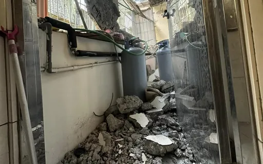 新北海砂屋還頂加違建　陽台不堪負荷坍塌！混凝土塊崩落砸傷住戶