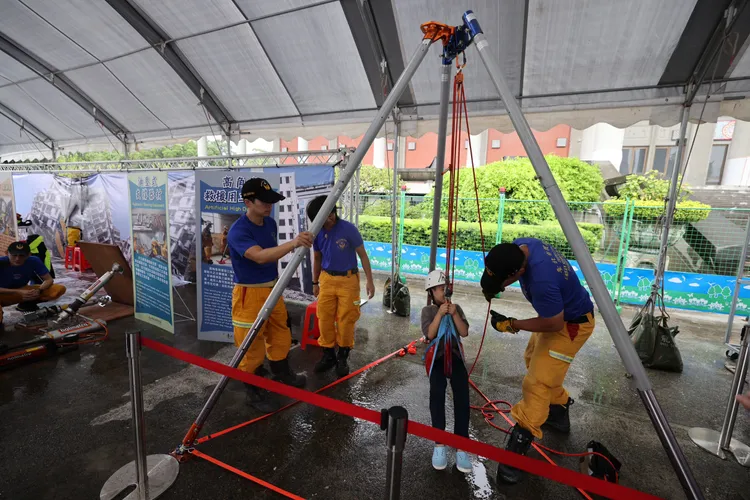 台北市消防局展示防災成果。消防局提供