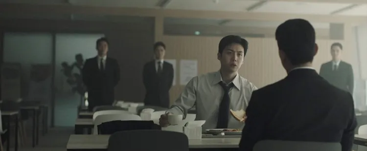 金宣虎透露這場吃飯戲演得很狡猾。翻攝Disney+