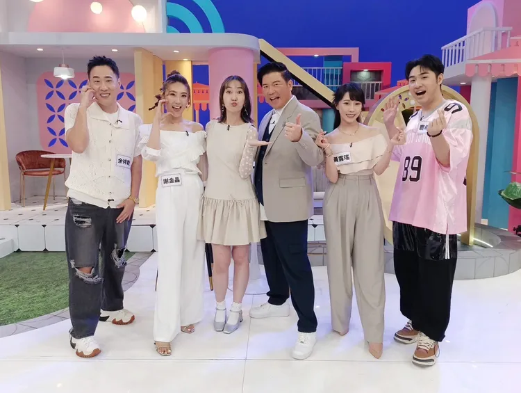 星二代們上緯來《女王大人》分享背後辛酸。左起)余祥銓、謝金晶、主持人巴鈺、主持人曾國城、黃露瑤、鹿希派。緯來提供