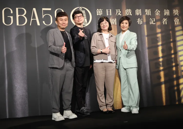 節目部主委劉思銘（左起）、戲劇類主委薛聖棻、文化部常務次長徐宜君、特別獎主委唐美雲。攝影中心攝