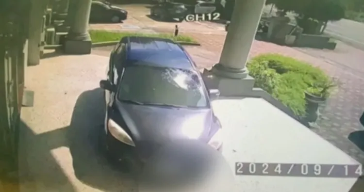 楊男、鍾男先後到警所報案，當下就車損部分和解，事後影片PO網，引發議論。翻攝照片