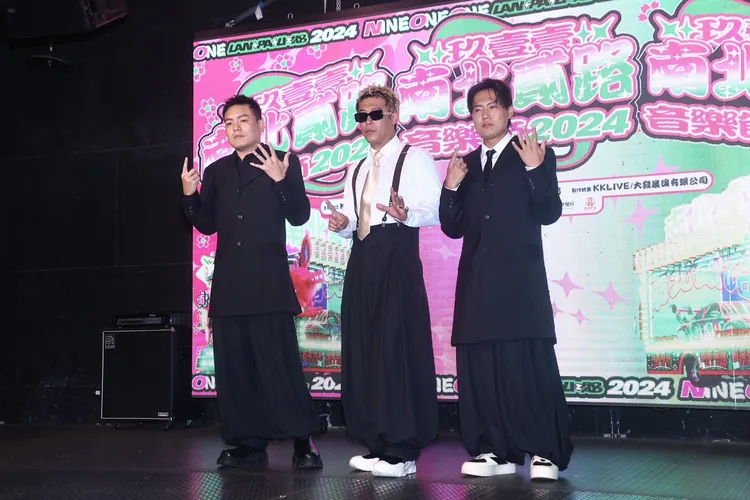 健志登記結婚後首露面。娛樂中心攝