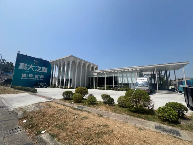 楠梓高雄大學預售案「高大之森」，每坪最高單價已48萬元，而楠梓目前全區均價要挑戰4字頭行情。葉家銘攝