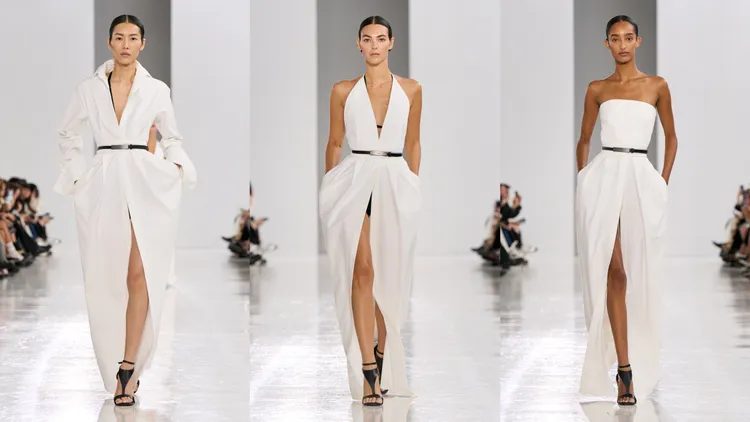 魚骨連身裙讓人聯想到古埃及大祭司的衣著風格。品牌提供