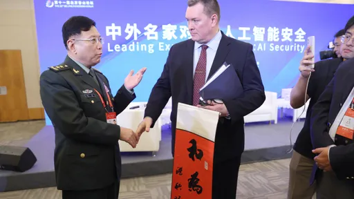 解放軍中將贈美方代表這3個字 小粉紅崩潰:被看破手腳了