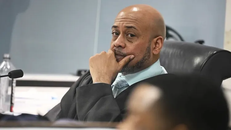 金法官現被降職處理超速罰單等交通違規案件。美聯社