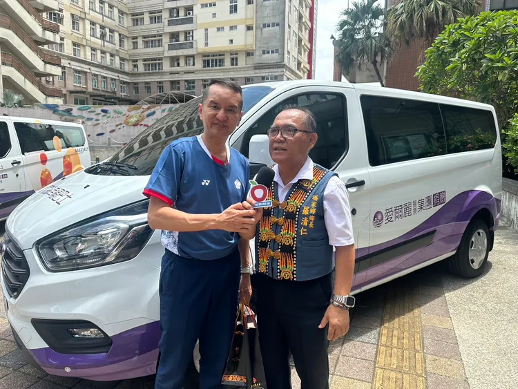 常如山（左）與瑪家鄉鄉長羅清仁（右）。