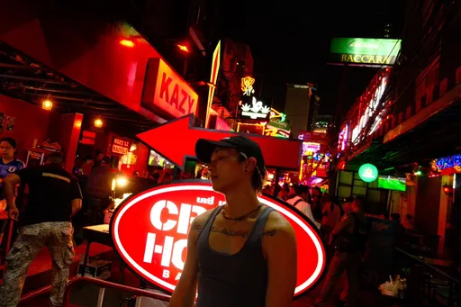 才子尚融飛曼谷激發創作靈感 才殺價成功下一秒又多掏錢!