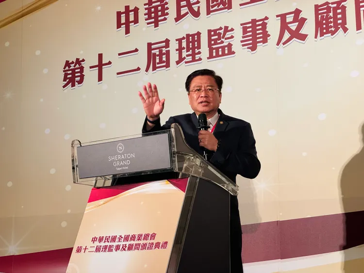 最低工資審議會議今(9/4)出爐，最低工資月薪調幅破4%　商總籲政府重視服務業缺工大問題。商總提供