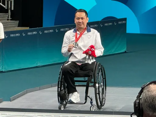 「桌球天才」走出截肢打擊！程銘志帕運奪銀　台灣第4面獎牌