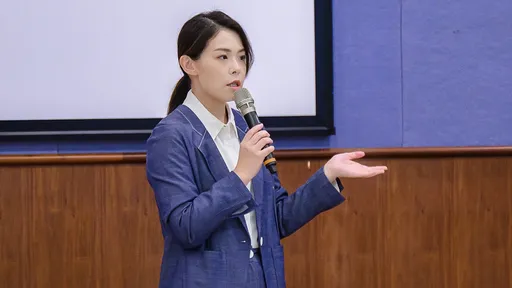 罷免高虹安團體快閃新竹火車站 連署書突破1300份