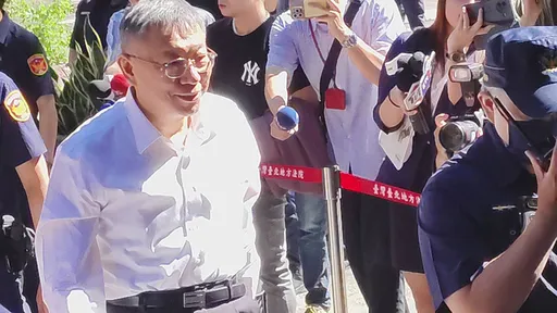 柯文哲被羈押 鄉民嘲小草「司法又死了」