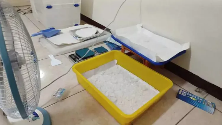 吳男收購大量感冒藥製毒，警方在租屋處找到3.5公斤、價值400萬元以上的成品。資料照片