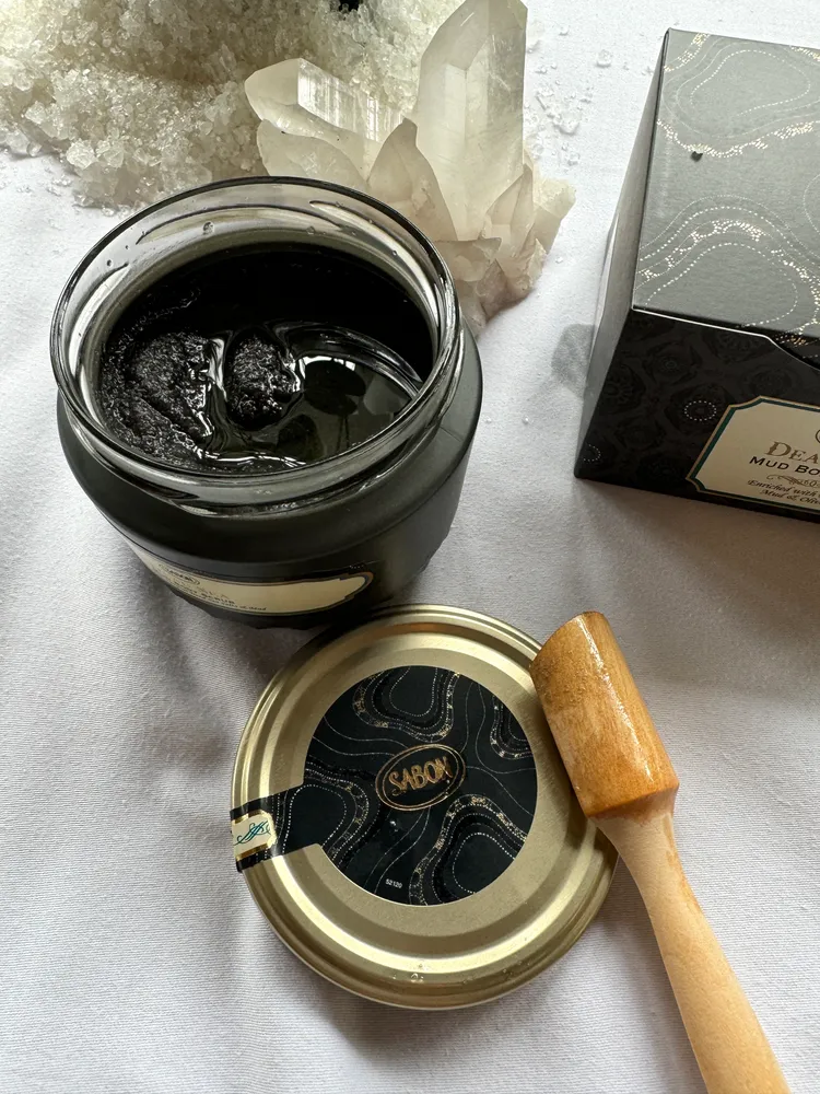 死海黑礦泥身體磨砂膏，320g／1680元。張家玲攝