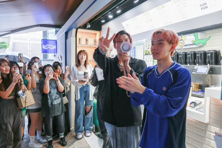 珍珠奶茶於活動開始不到半小時即發放完畢，現場相當踴躍。踢帕娛樂提供