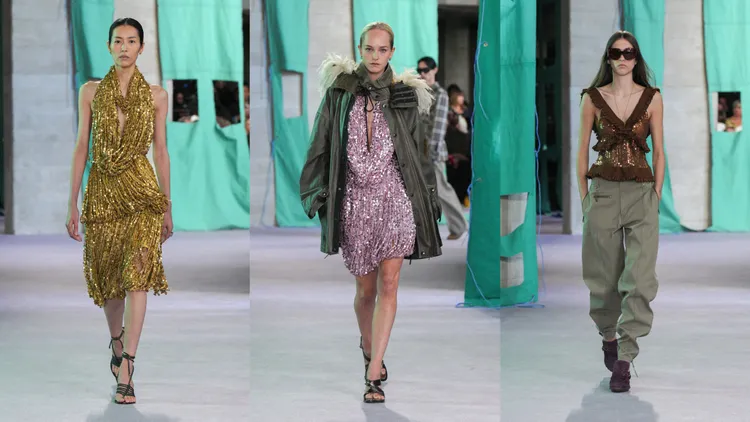 洋裝以手工縫製金色和丁香紫金屬片點綴出華麗感。品牌提供