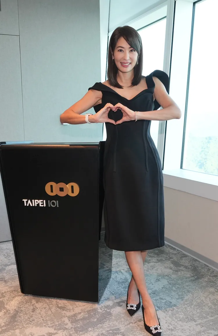 賈永婕昨出席台北101第十屆董事長及總經理上任的媒體茶會，以黑色禮服亮相。彭欣偉攝
