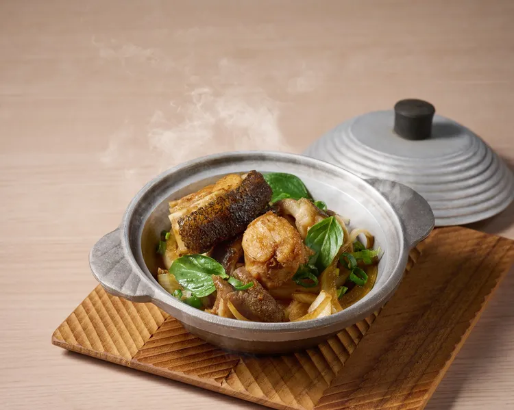 9月底前到「就饗」出示身分證字號符合「T、A、I、W、N、5、2、0」任1碼，消費兩客套餐，即贈「醬燒龍膽石斑」1份。業者提供