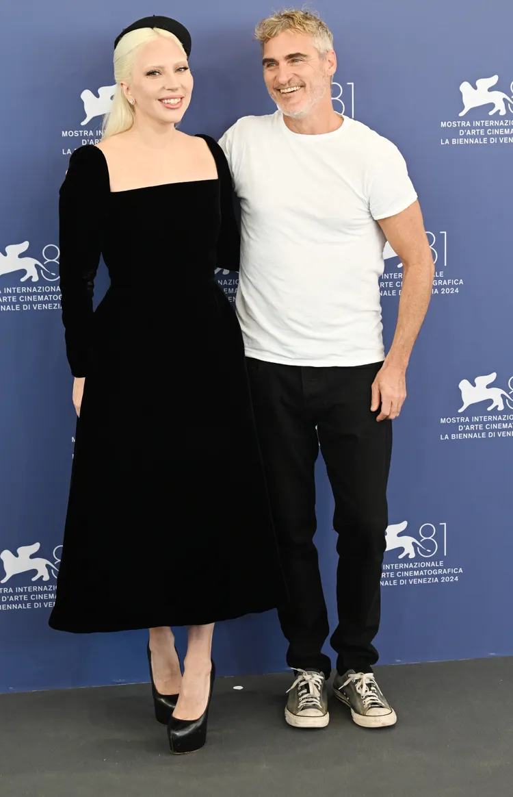 卡卡（左）與瓦昆在威尼斯與媒體暢談《小丑：雙重瘋狂》幕後點滴。路透