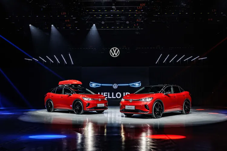 ID.4&ID.5均搭載IQ.DRIVE智能駕駛輔助系統，囊括Travel Assist智慧車陣穿梭系統，整合主動式車道修正輔助系統、全速域ACC主動式固定車距巡航系統和車道維持及偏移警示系統。業者提供