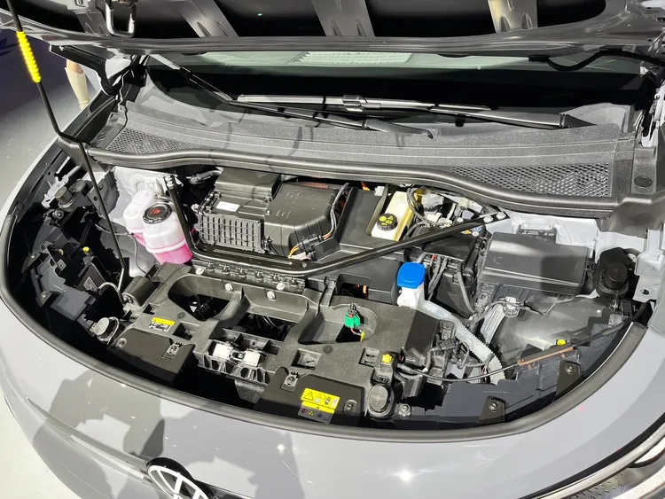 德國最新一代APP550電能驅動系統在Pro S車型上最大馬力286ps和最大扭力55.6kgm、GTX車型最大馬力340ps及最大扭力69.3kgm。周奕豪攝