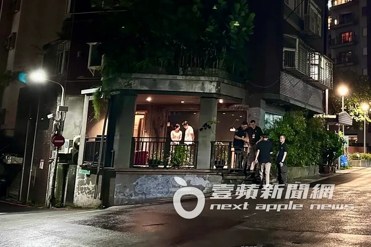 郭富城進入太和殿麻辣鍋用餐，數名粉絲仍在店外守候。特勤中心攝